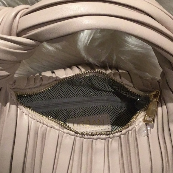 URBAN EXPRESSIONS  Fawna - Pleated Crossbody IN Oatmeal NWT - Picture 8 of 10